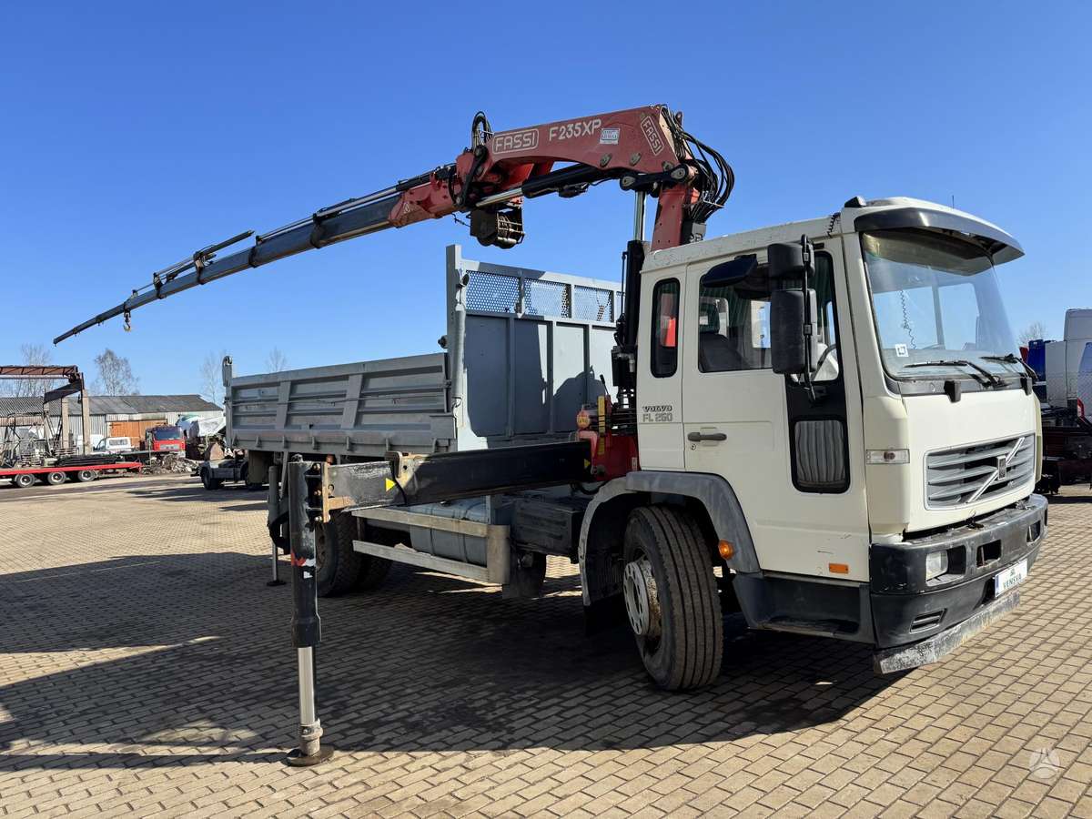 Volvo FL618 + FASSI F235XP REMOTE CONTROL, dumpers with crane