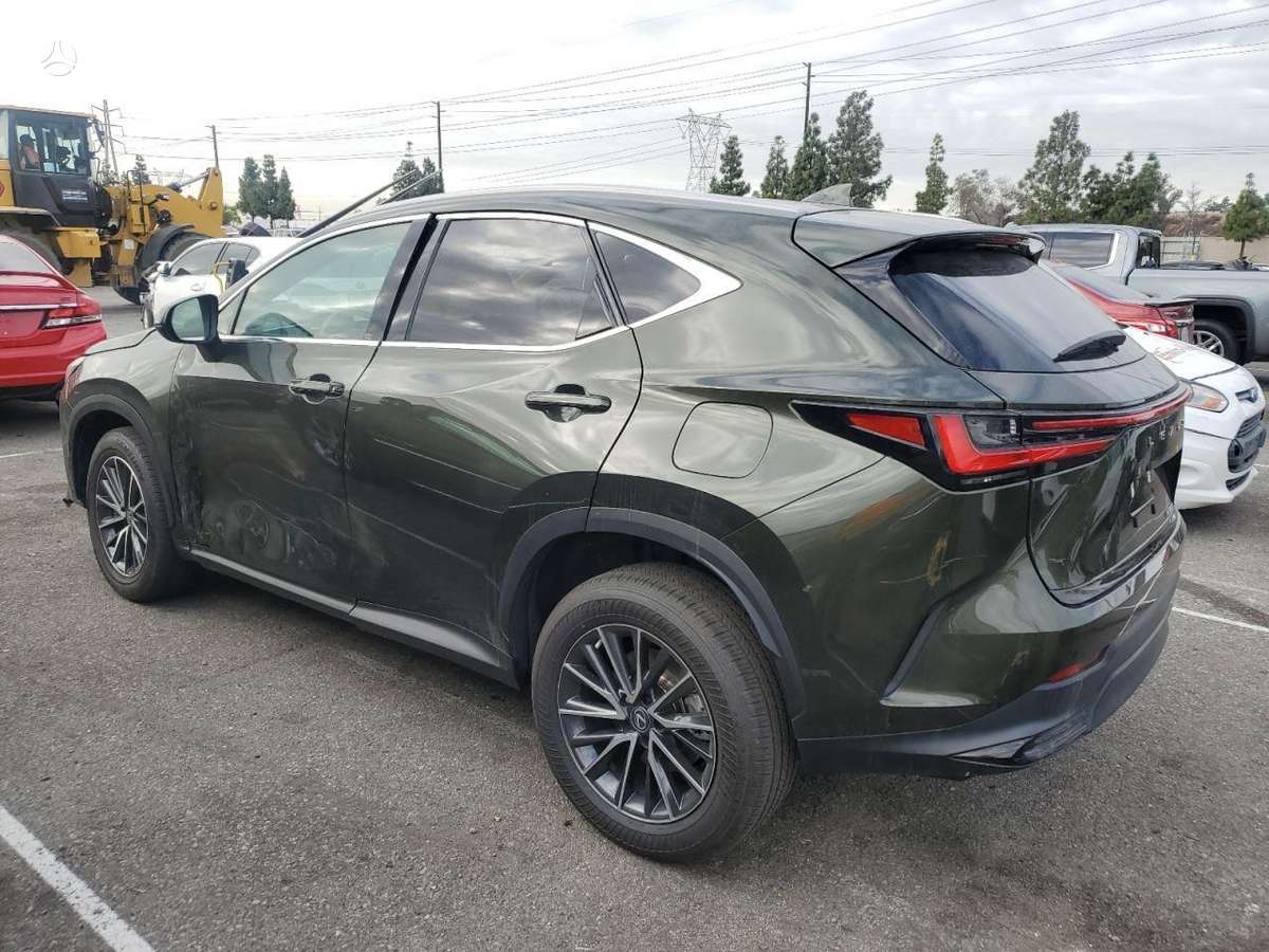 Lexus NX klasė по частям