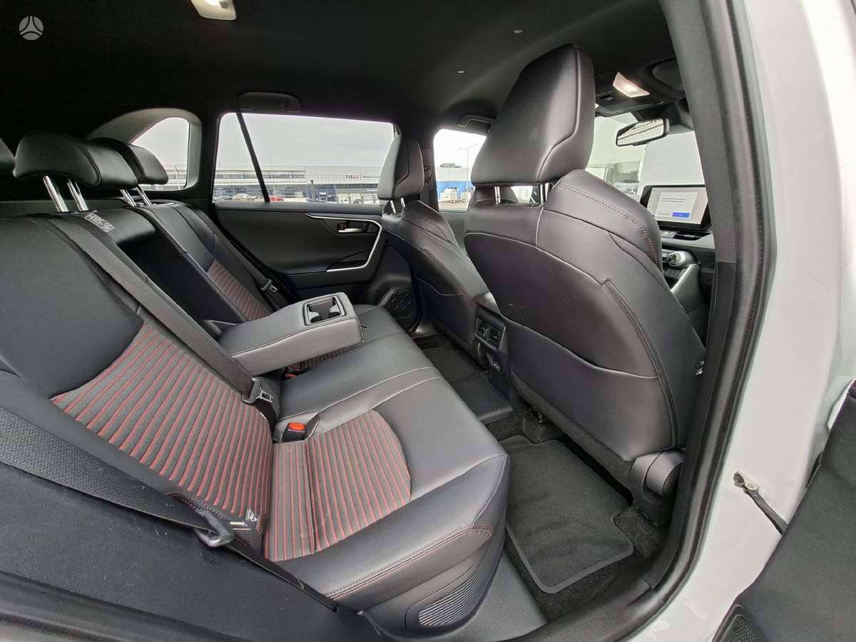 Toyota RAV4 - 10