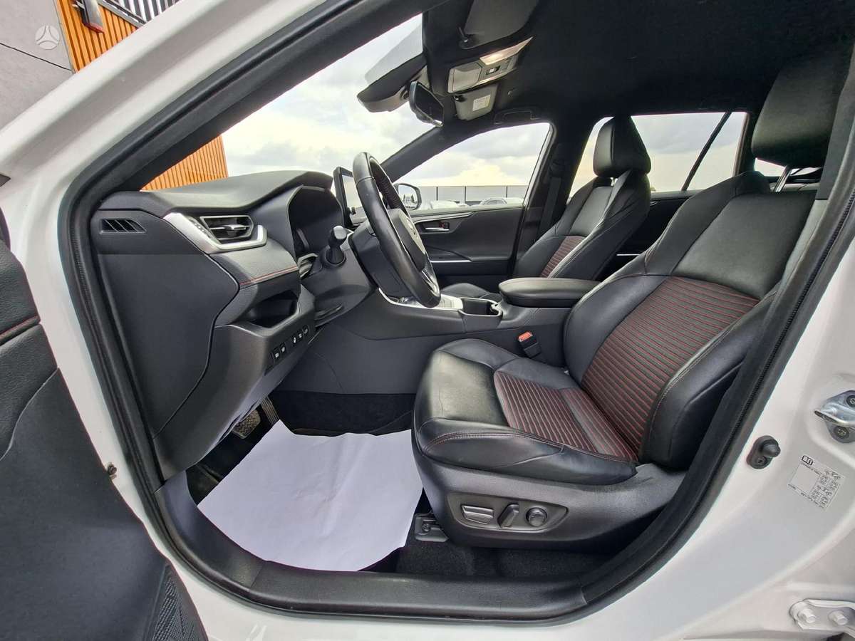 Toyota RAV4 - 8