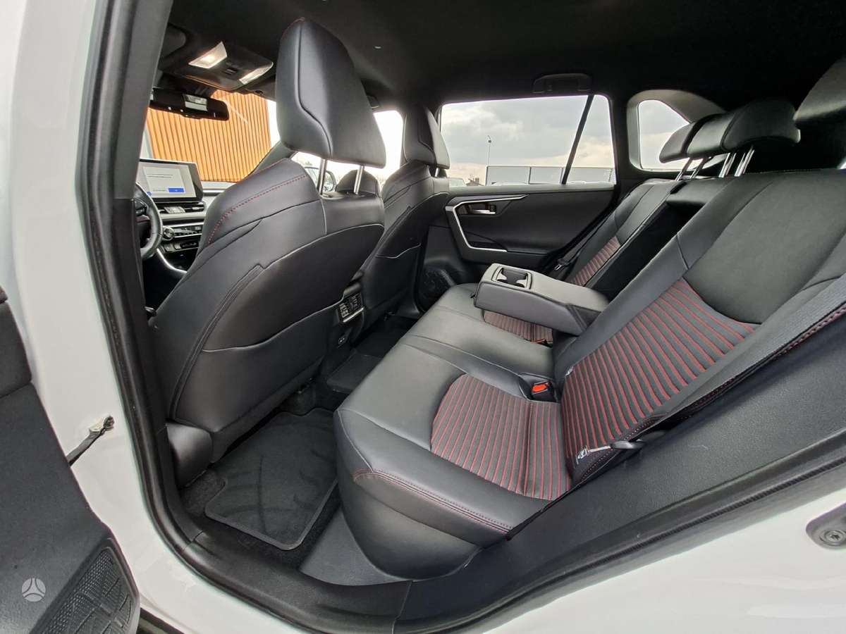 Toyota RAV4 - 11