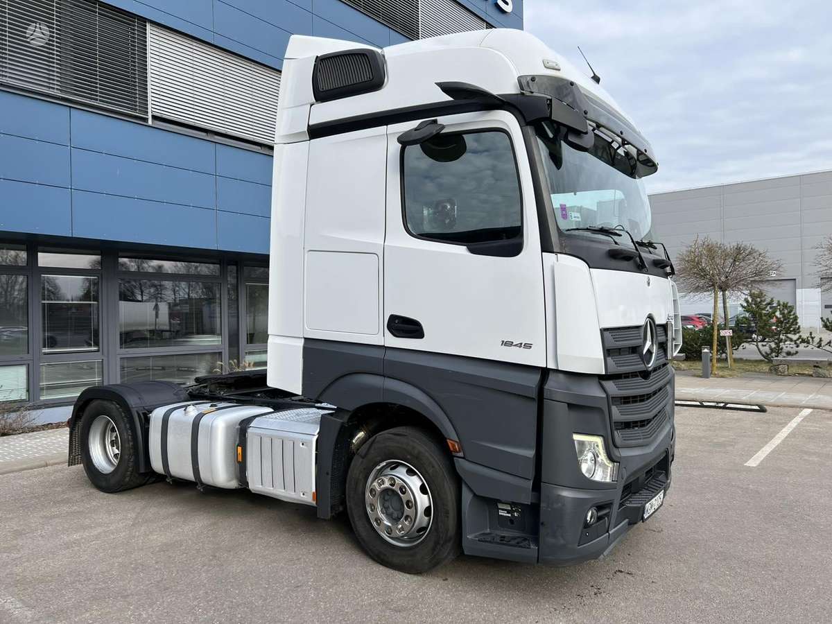 Mercedes-Benz Actros 1845 LS BigSpace, double sleeper