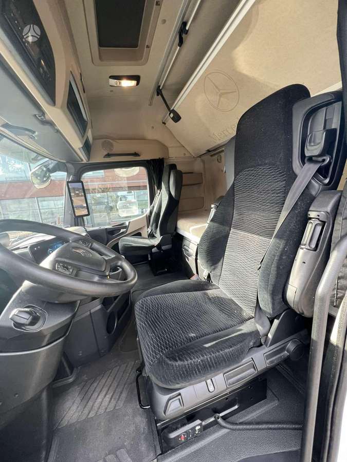 Mercedes-Benz Actros 1845 LS BigSpace, double sleeper