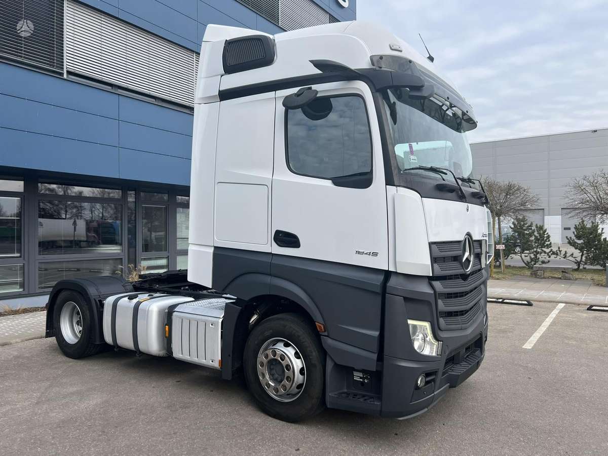 Mercedes-Benz Actros 1845 LS BigSpace, double sleeper