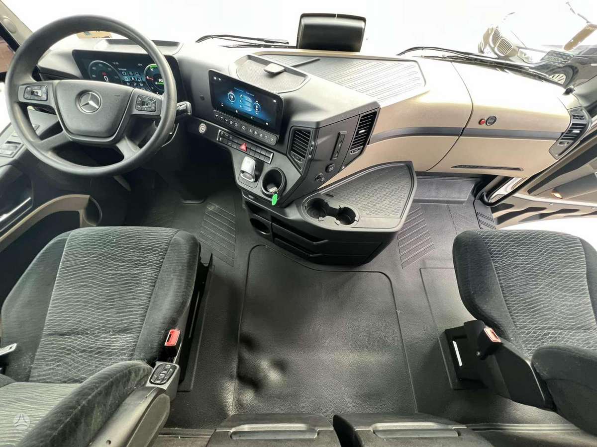 Mercedes-Benz Actros 1845 LS BigSpace, double sleeper