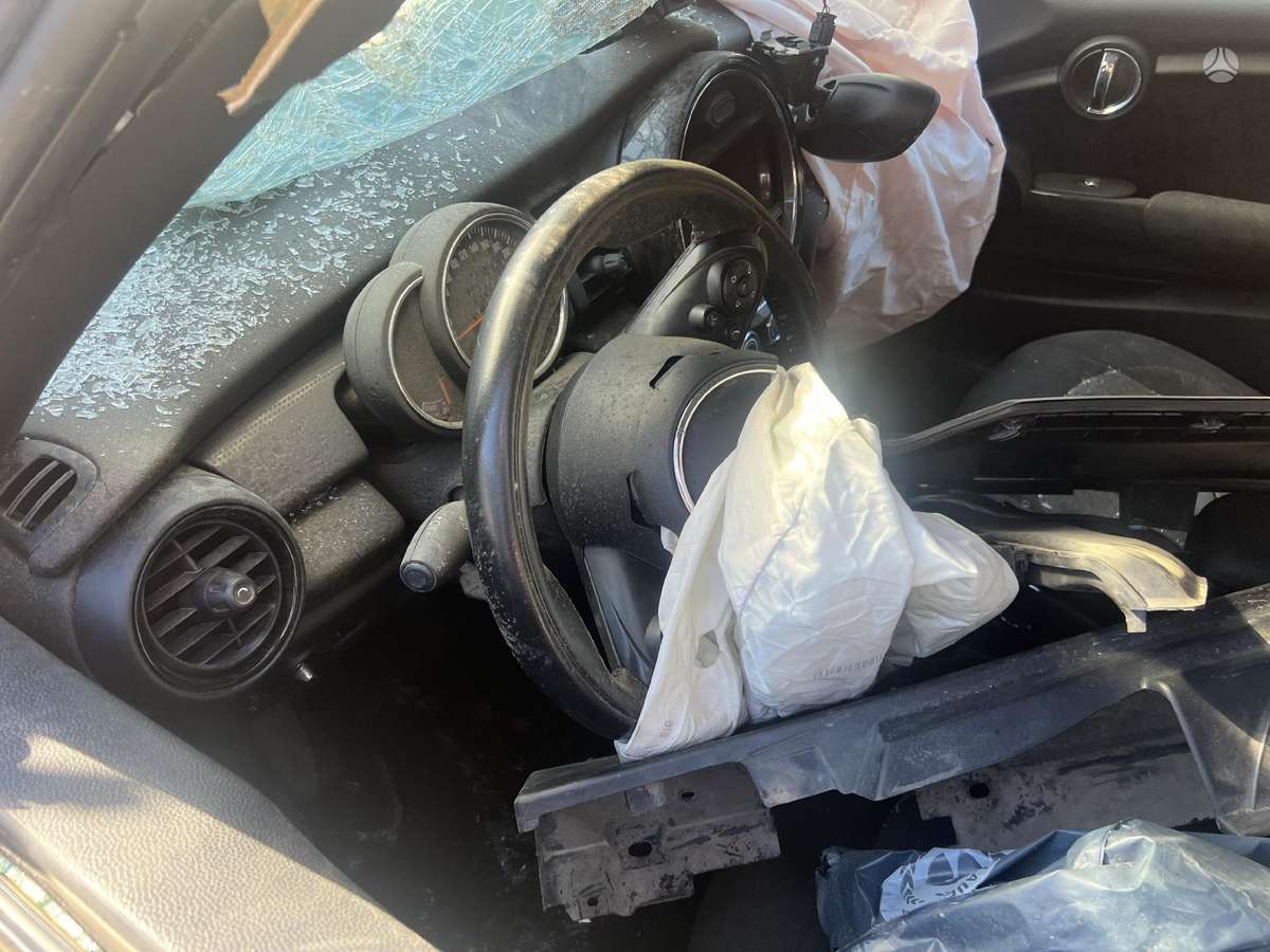 Mini Cooper dalimis. Iš vokietijos rida 105tkm