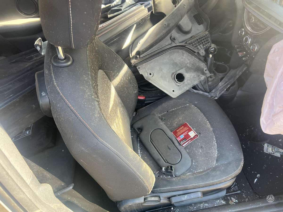 Mini Cooper dalimis. Iš vokietijos rida 105tkm