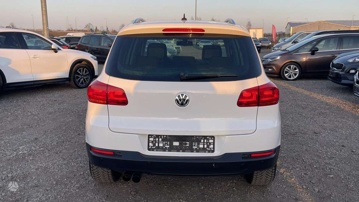 Volkswagen Tiguan - 8
