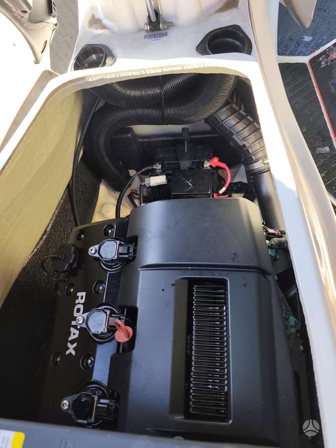 Sea-Doo RXT300, водные мотоциклы