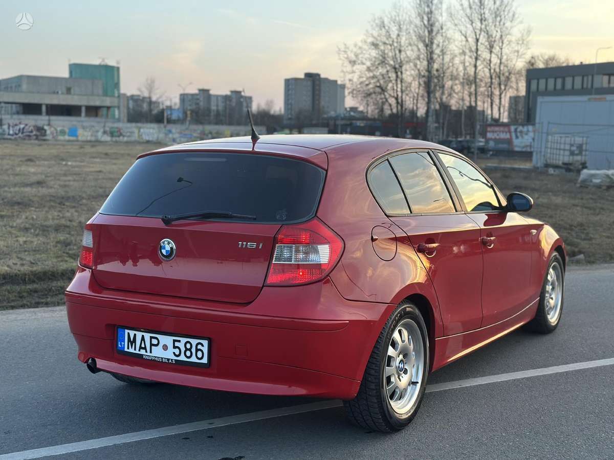 BMW 116, 1.6 l., hatchback