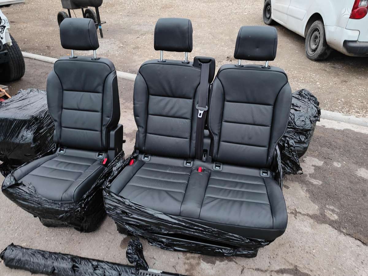 Peugeot Traveller seats