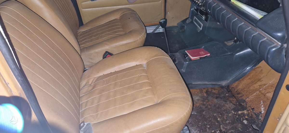 Moskvich 412, Седан