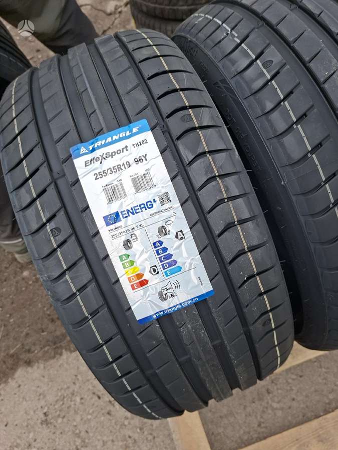 Triangle, summer 255/35 R19