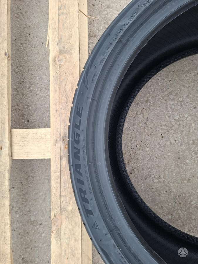 Triangle, vasaras 255/35 R19