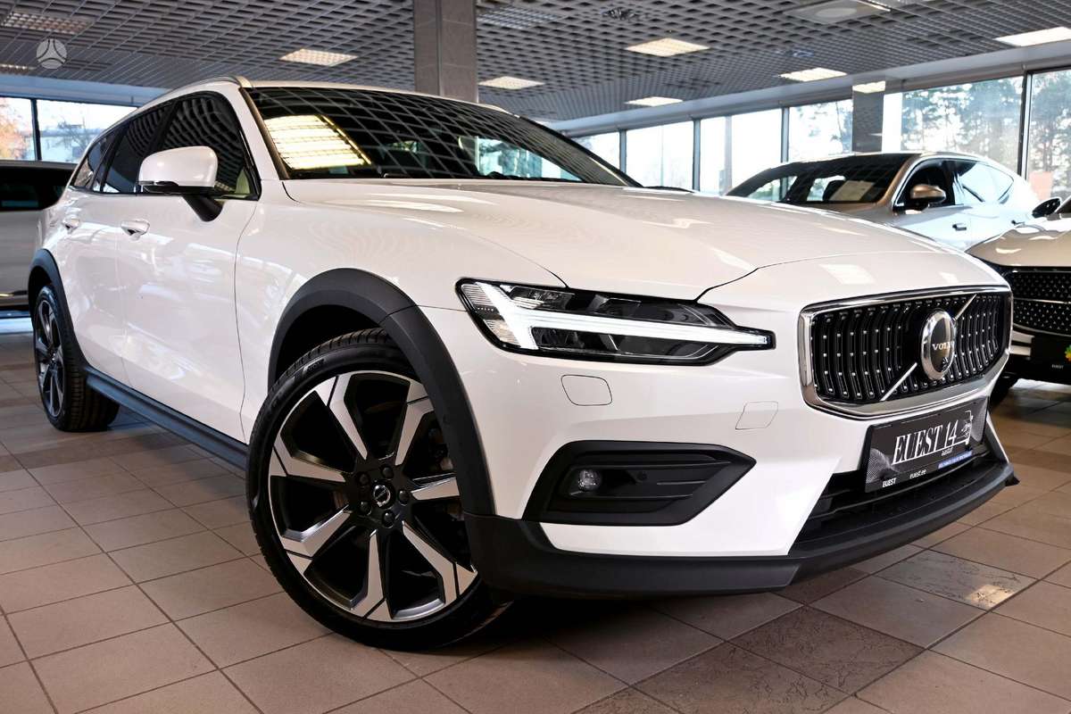 Volvo V60 Cross Country - 1