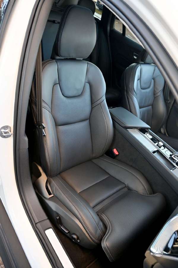 Volvo V60 Cross Country - 10