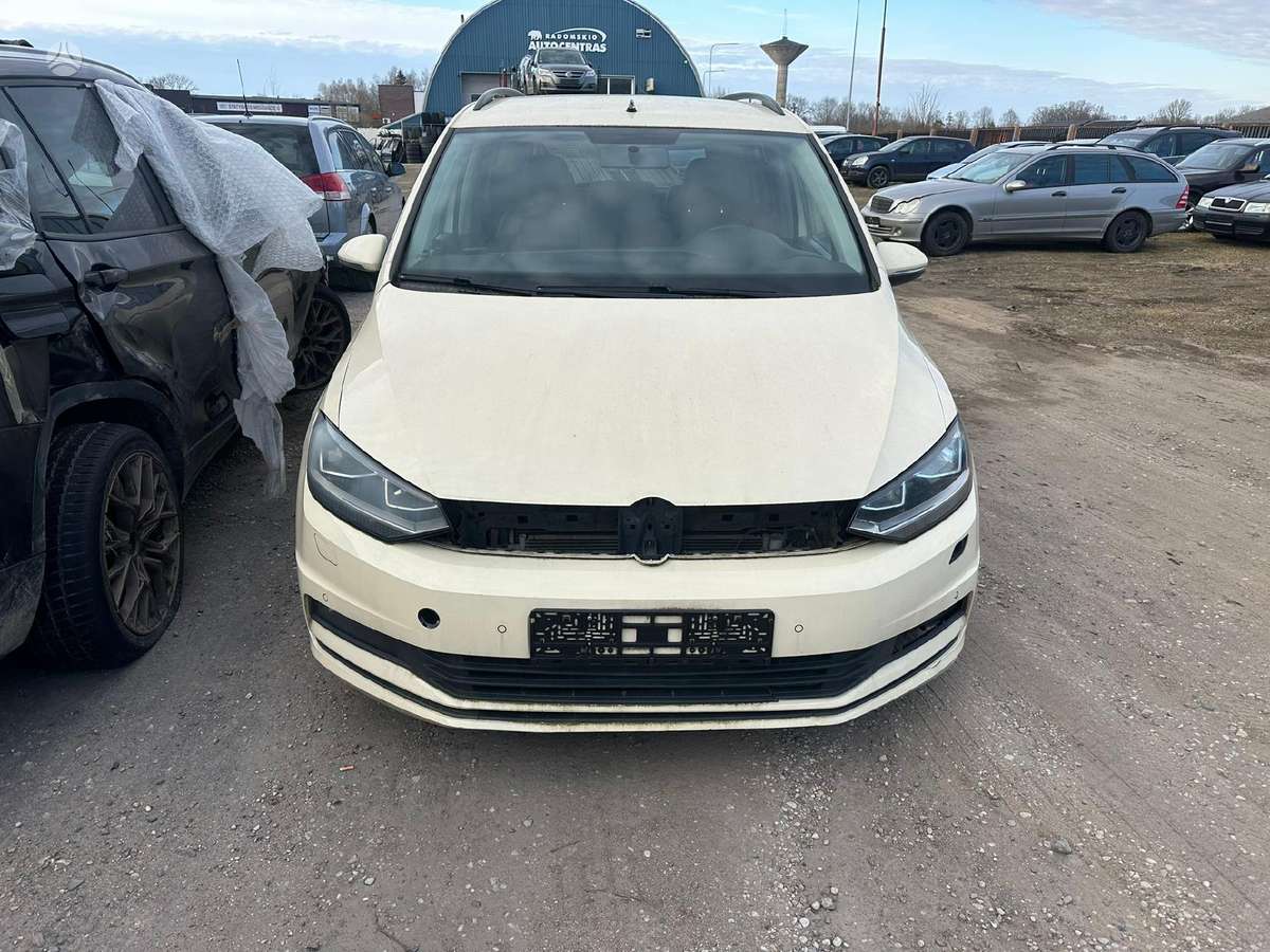 Volkswagen Touran - 1