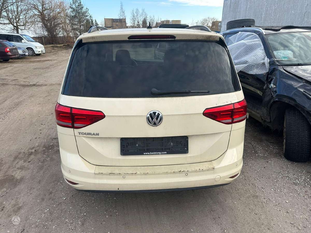 Volkswagen Touran - 2