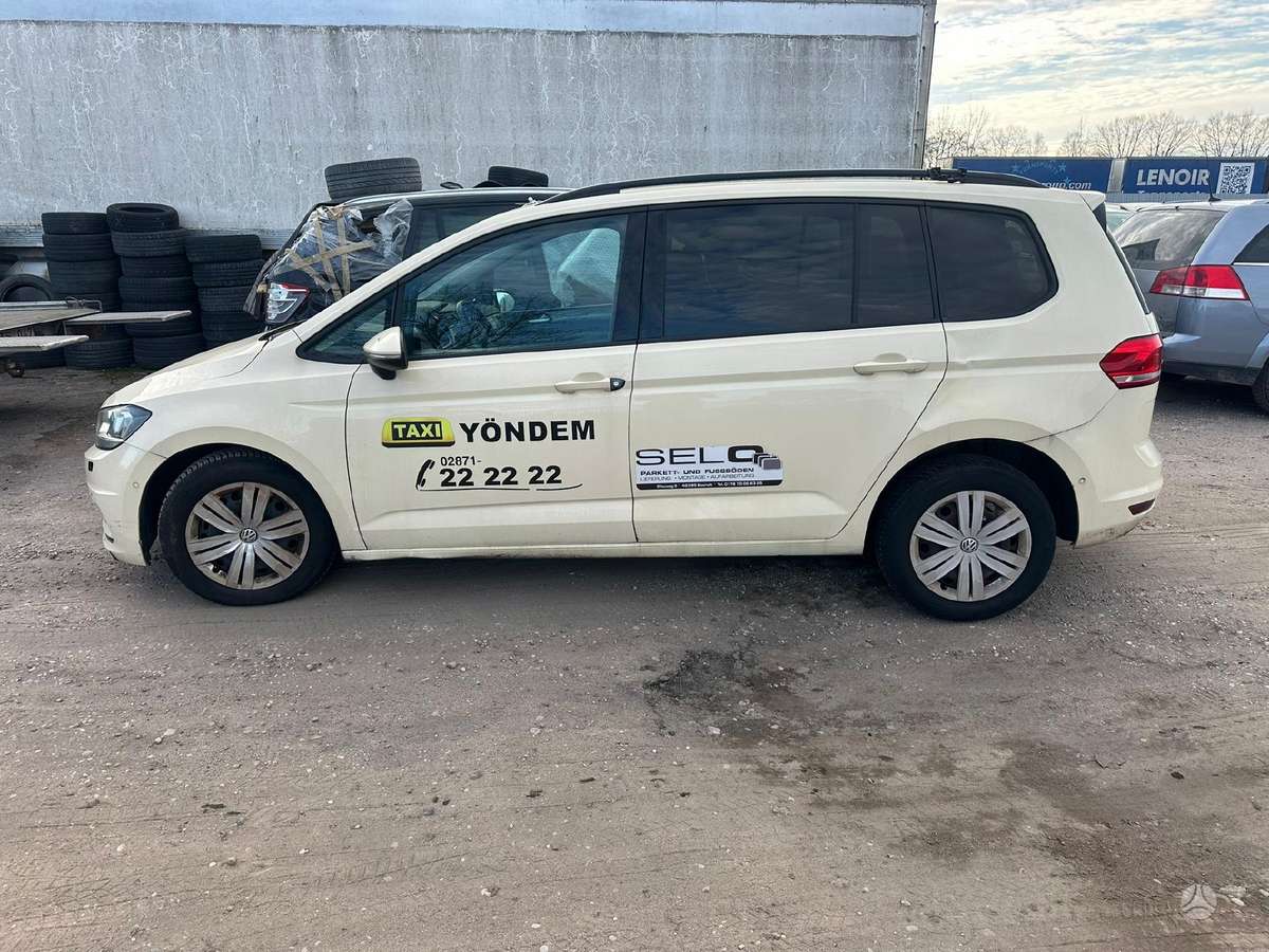 Volkswagen Touran - 8
