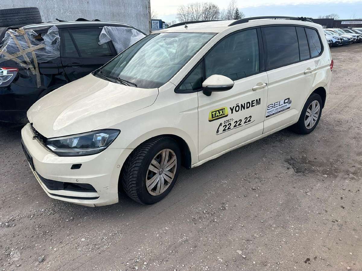 Volkswagen Touran - 9