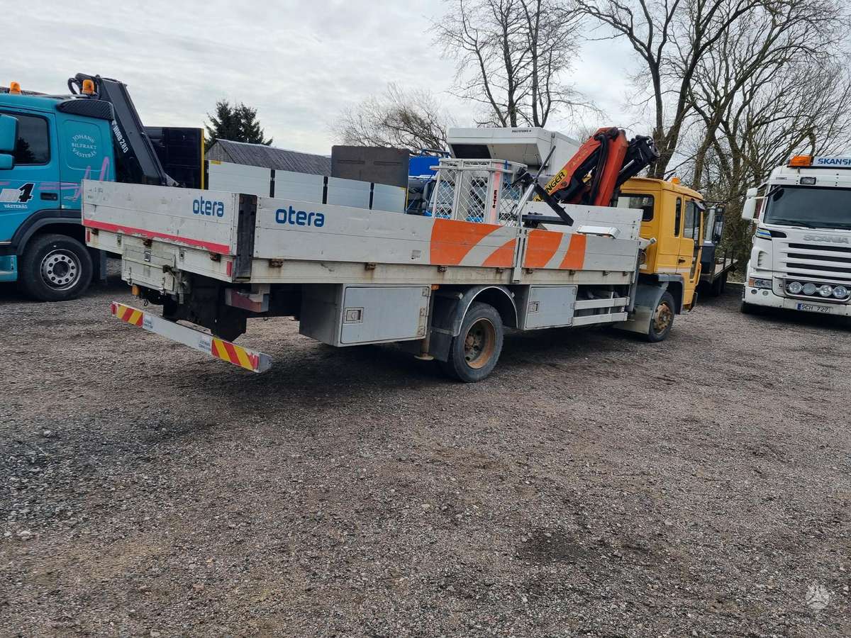 Volvo FL 220, crane trucks