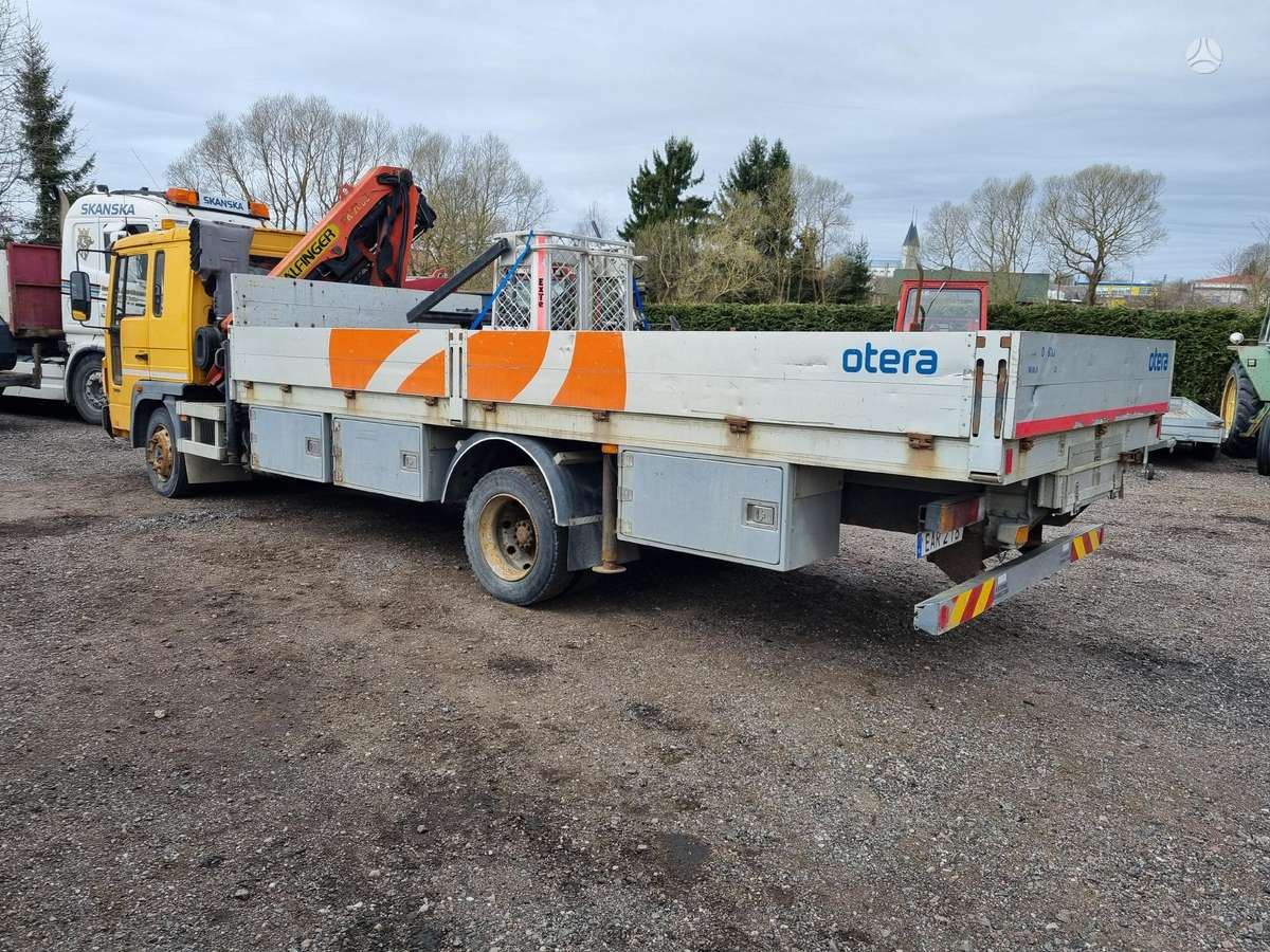 Volvo FL 220, su kranu