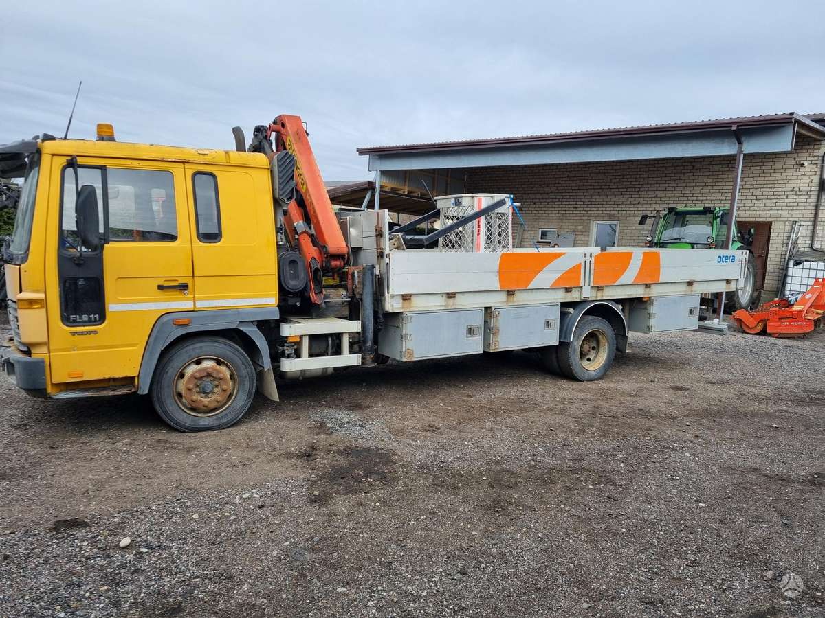 Volvo FL 220, crane trucks