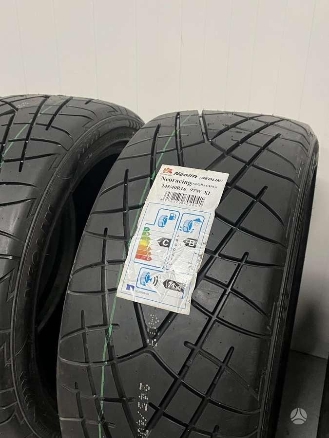 Nitto Neolin Neoracing, summer 245/40 R18