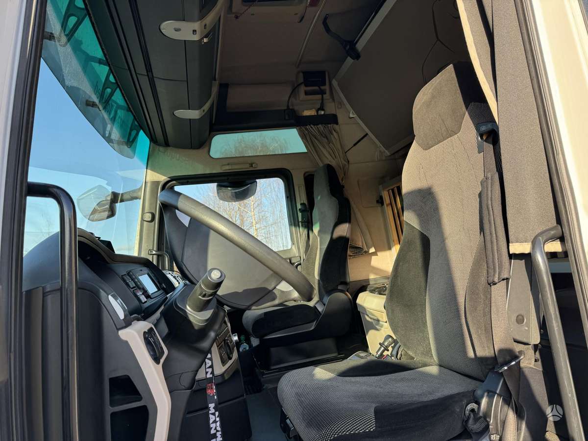 MAN TGX 18.470, double sleeper