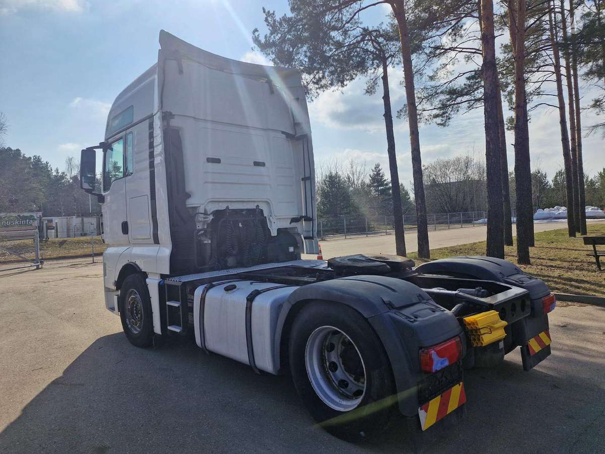 MAN TGX 18.500, double sleeper