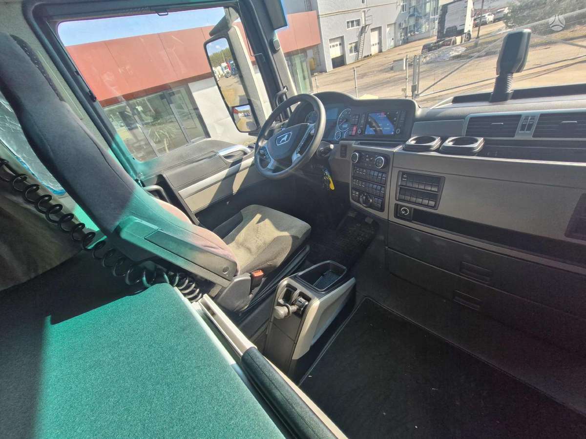 MAN TGX 18.500, 2 miegamosios vietos