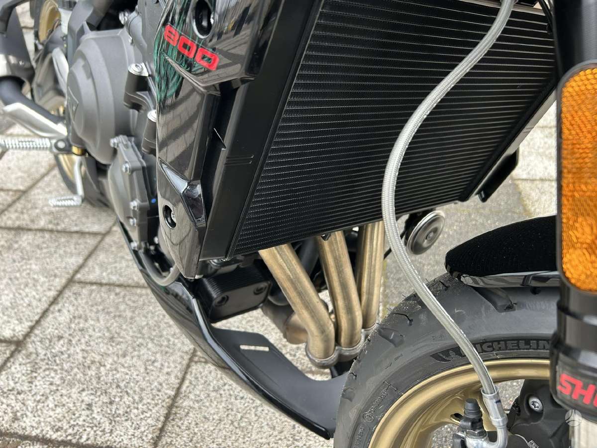 Triumph Trident 798cc, street / klasikiniai