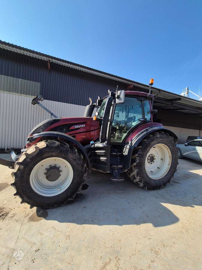 Valtra T214 Versu, тракторы