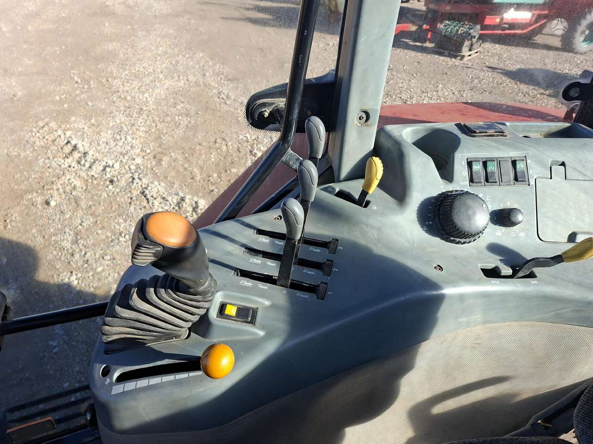 Case-IH Mx100, tractors