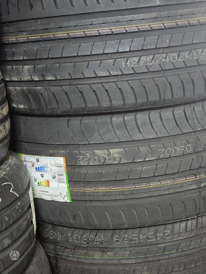 Doublestar, summer 275/40 R19