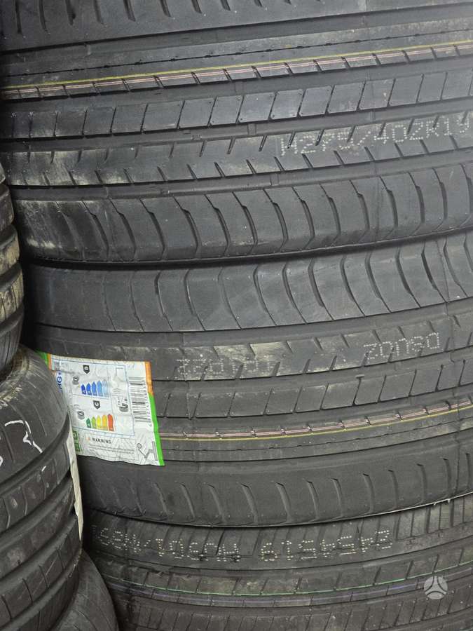 Doublestar, vasaras 275/40 R19