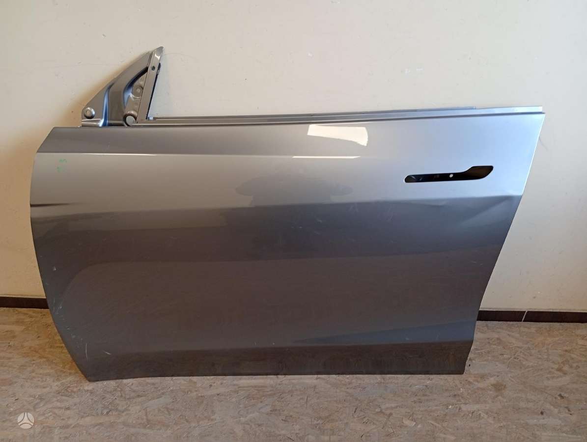 Tesla Model Y bamperiai, durys