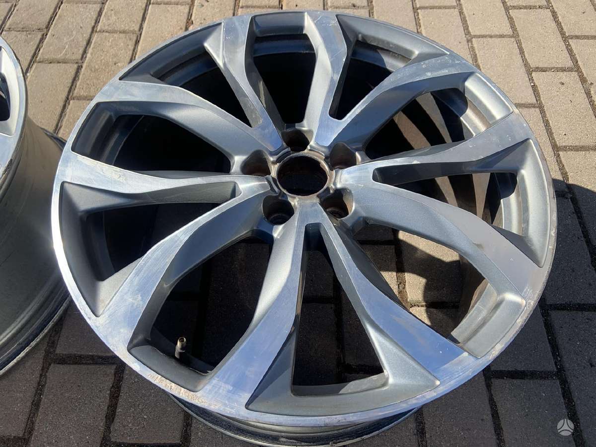 Audi 4G0601025G, light alloy, R20