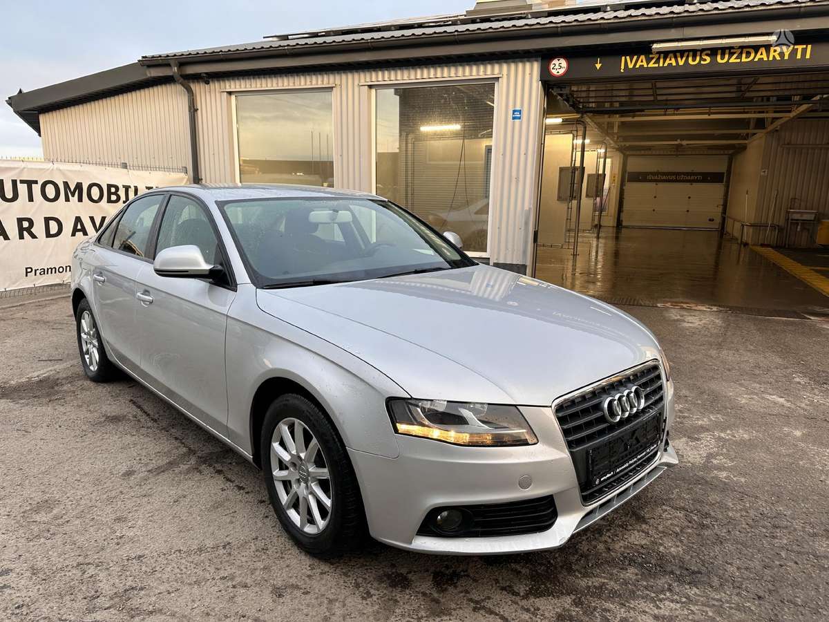 Audi A4, 1.8 l., Седан