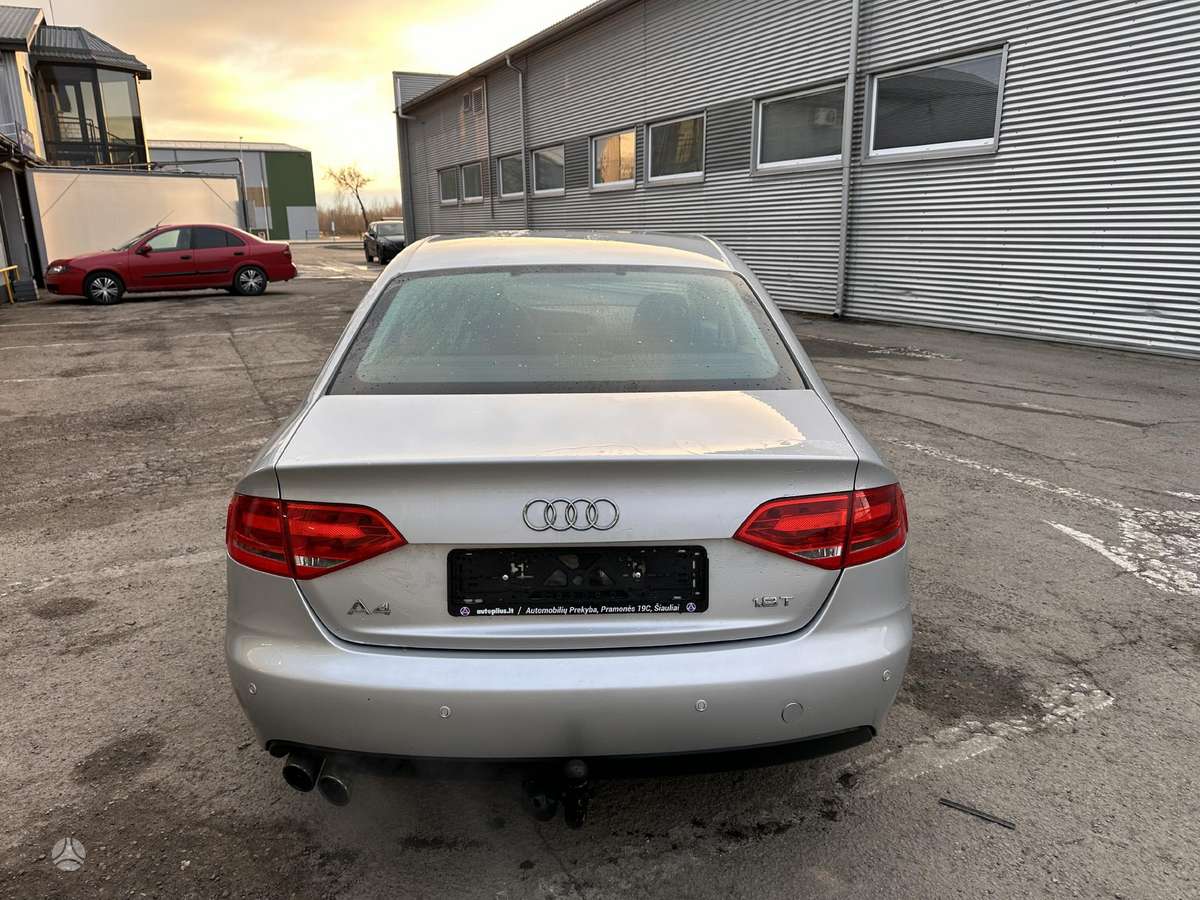 Audi A4, 1.8 l., Седан