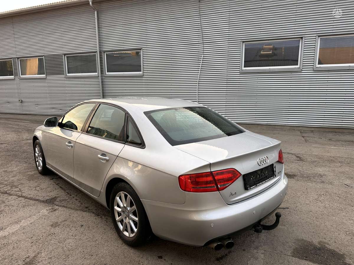 Audi A4, 1.8 l., Седан