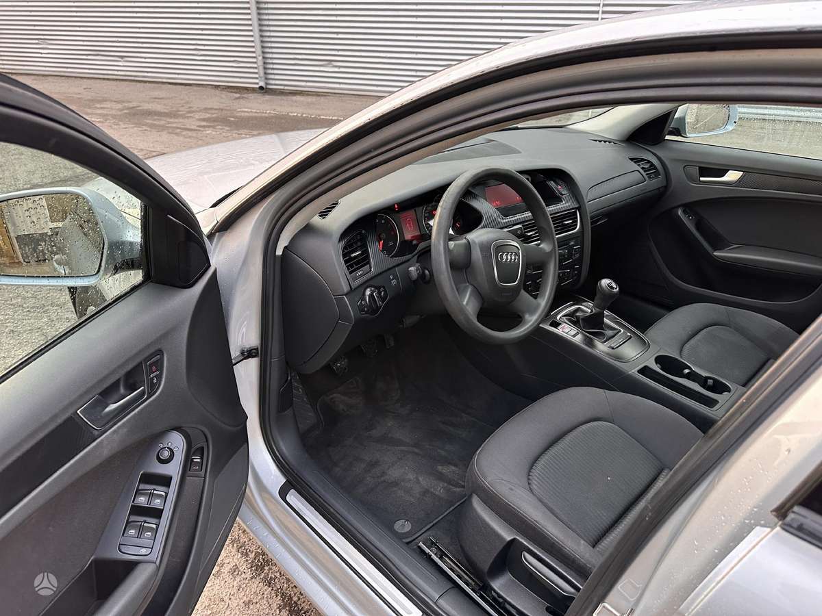 Audi A4, 1.8 l., Седан
