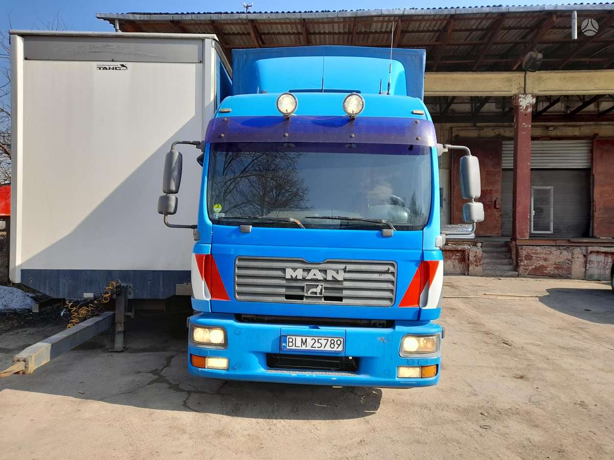 MAN MAN TGL 8.240, dropside with curtains