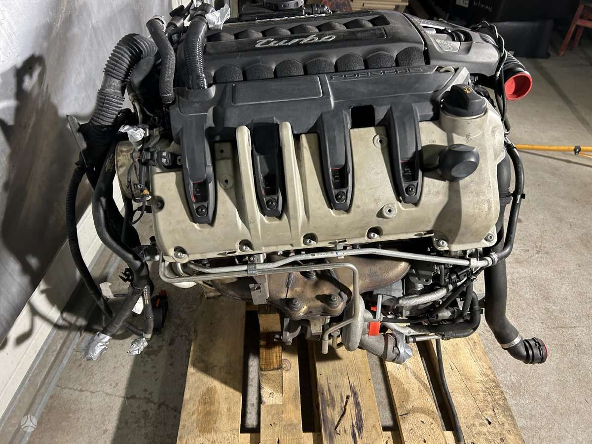 Porsche Cayenne, CFT, dalimis