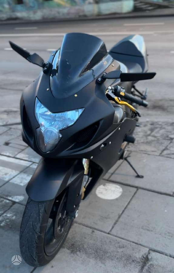 Suzuki GSX-R 750cc, superbikes