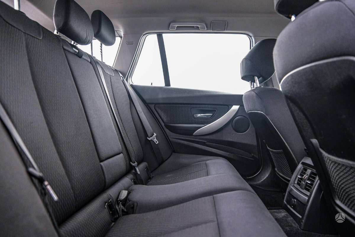 BMW 330, 3.0 l., wagon