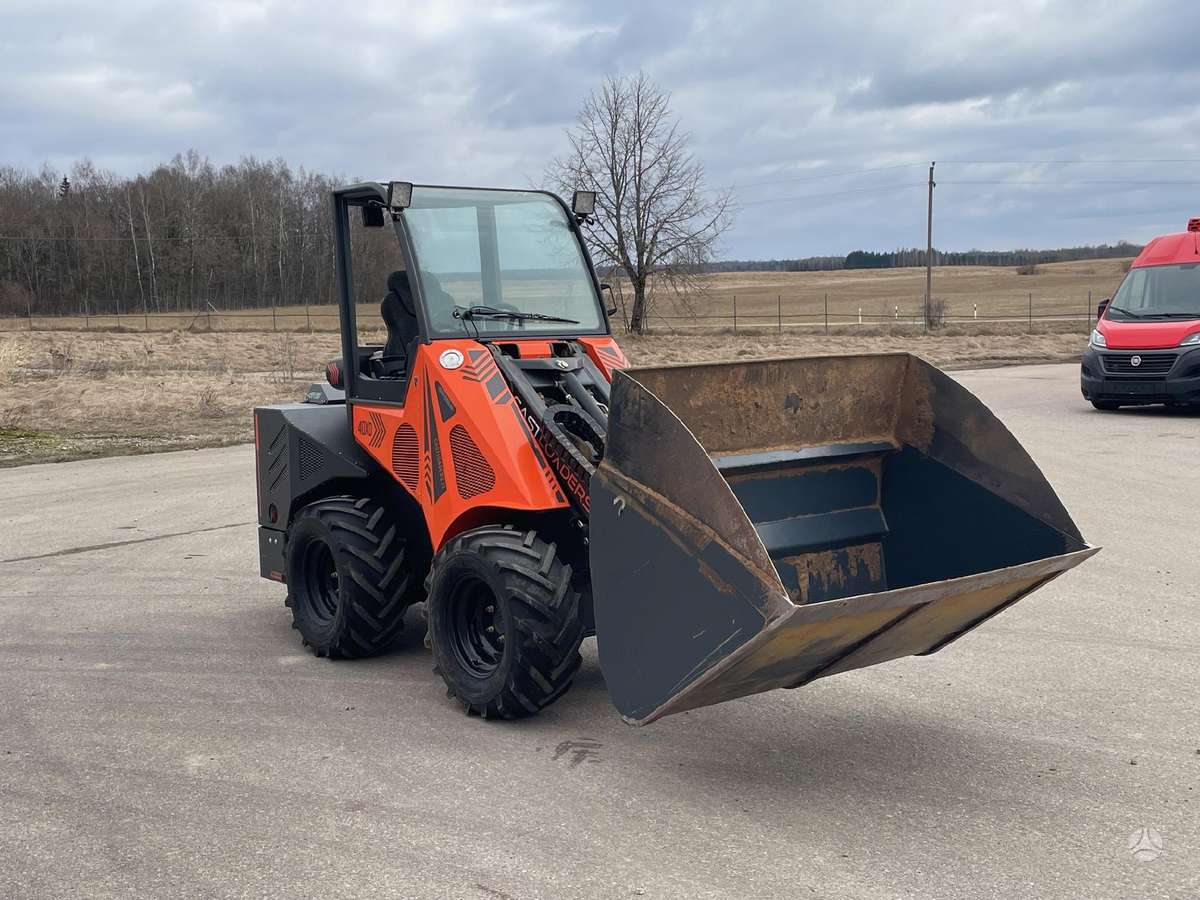 CASTLOADERS XD40, mini loaders