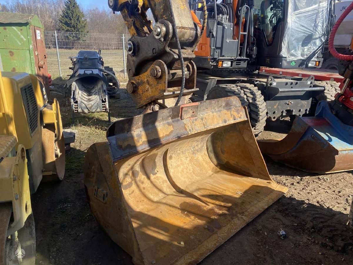 Volvo EC210CL, ekskavatoriai