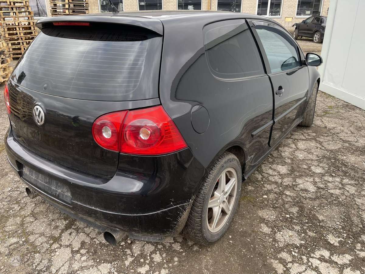 Volkswagen Golf dalimis. Gti