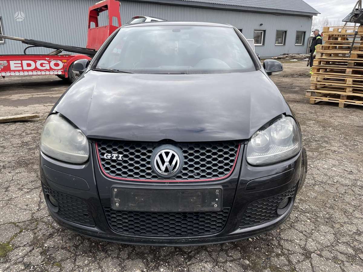 Volkswagen Golf dalimis. Gti